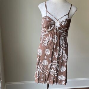 Elegant Swirl Chemise in Brown and White